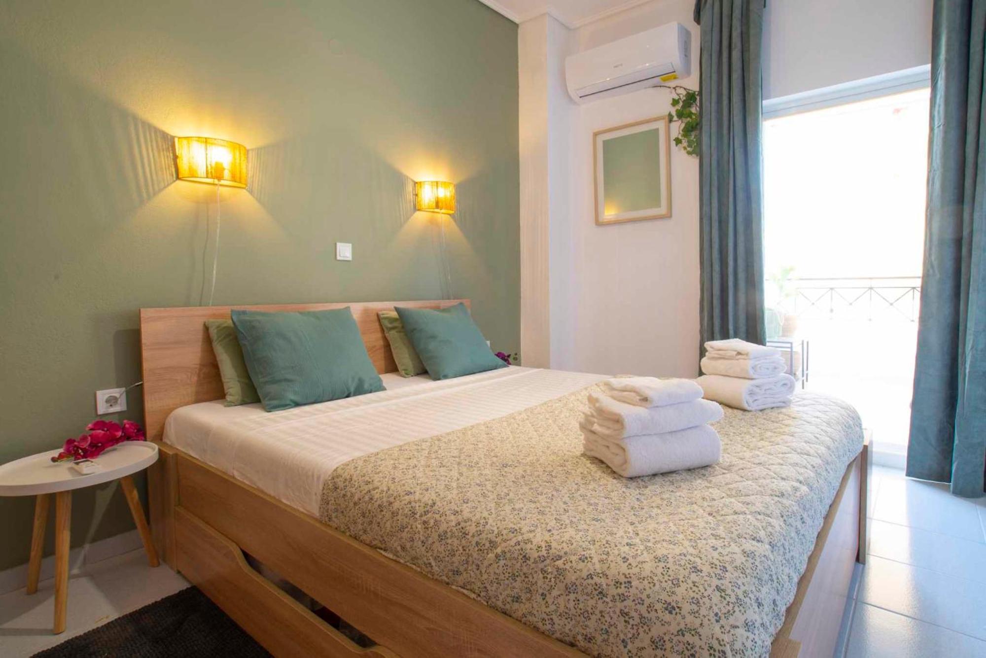 Top Floor Apartment In Chalkida Bagian luar foto
